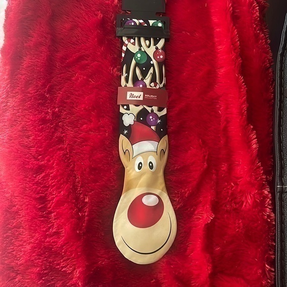 Holiday collection tie the perfect gift - Picture 1 of 4